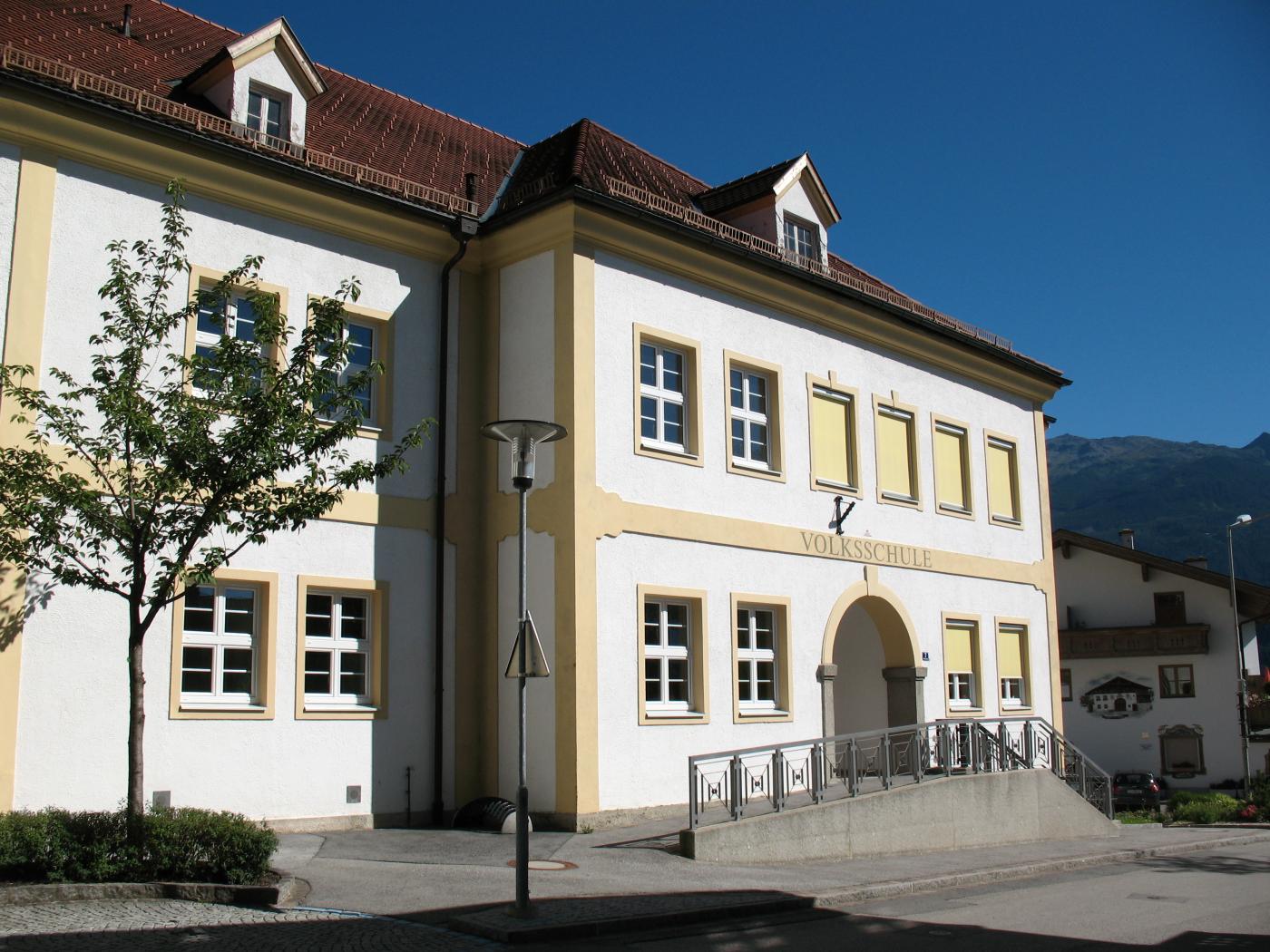 Nord-West-Ansicht der VS Thaur