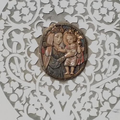 Die 1c-Kinder auf der Suche nach der Mutter Gottes