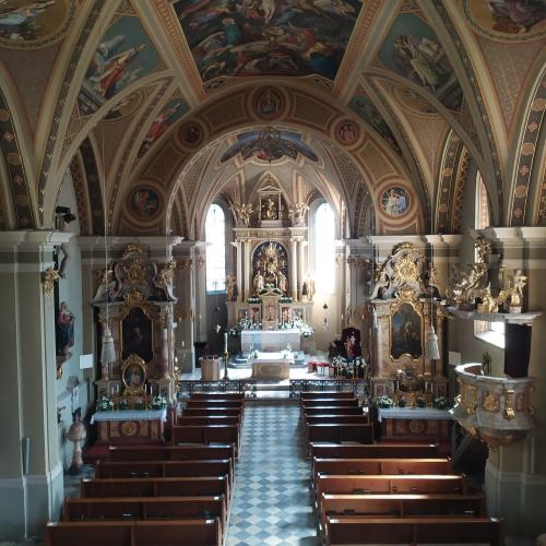 Führung der 3b-Kinder durch die Pfarrkirche Thaur