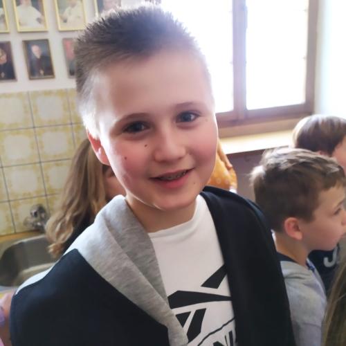 Führung der 3b-Kinder durch die Pfarrkirche Thaur